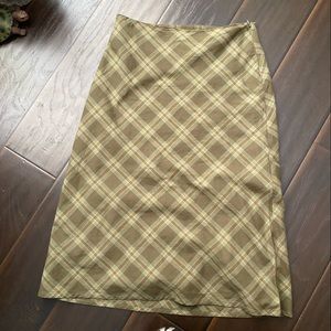 DORA PLAID MIDI SKIRT Minga london